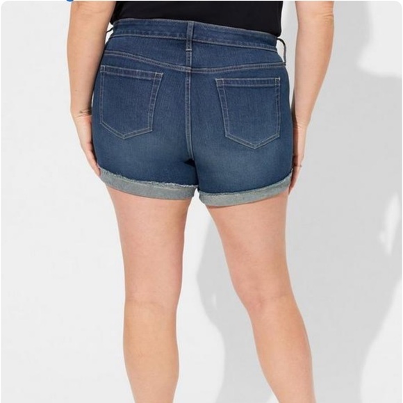 Torrid 5 Inch Vintage Stretch Mid-Rise Short - Picture 2 of 7